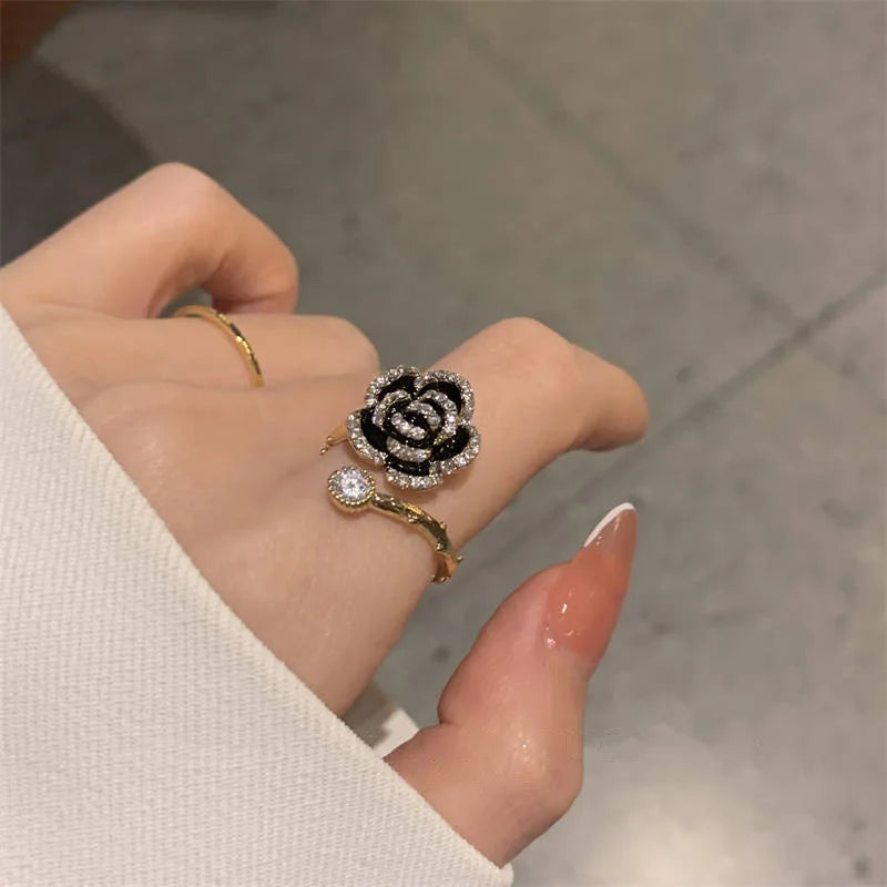 Korean Black Rose Shaped Metal Opening Rings for Woman Girls Fashion Luxury Zircon Adjustable Index Finger Rings Jewelry Party